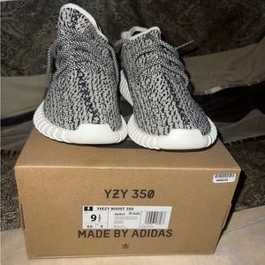 Yeezy boost 350 v2 Turtle dove 2022 used 1 time